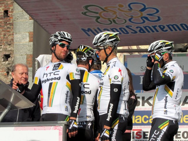 HTC-Highroad sign on, Milan-San Remo 2011, start