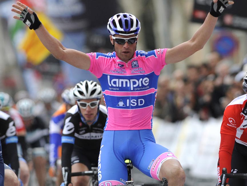 Alessandro Petacchi wins Volta a Catalunya 2011 stage two Alessandro Petacchi wins Volta a Catalunya 2011 stage two