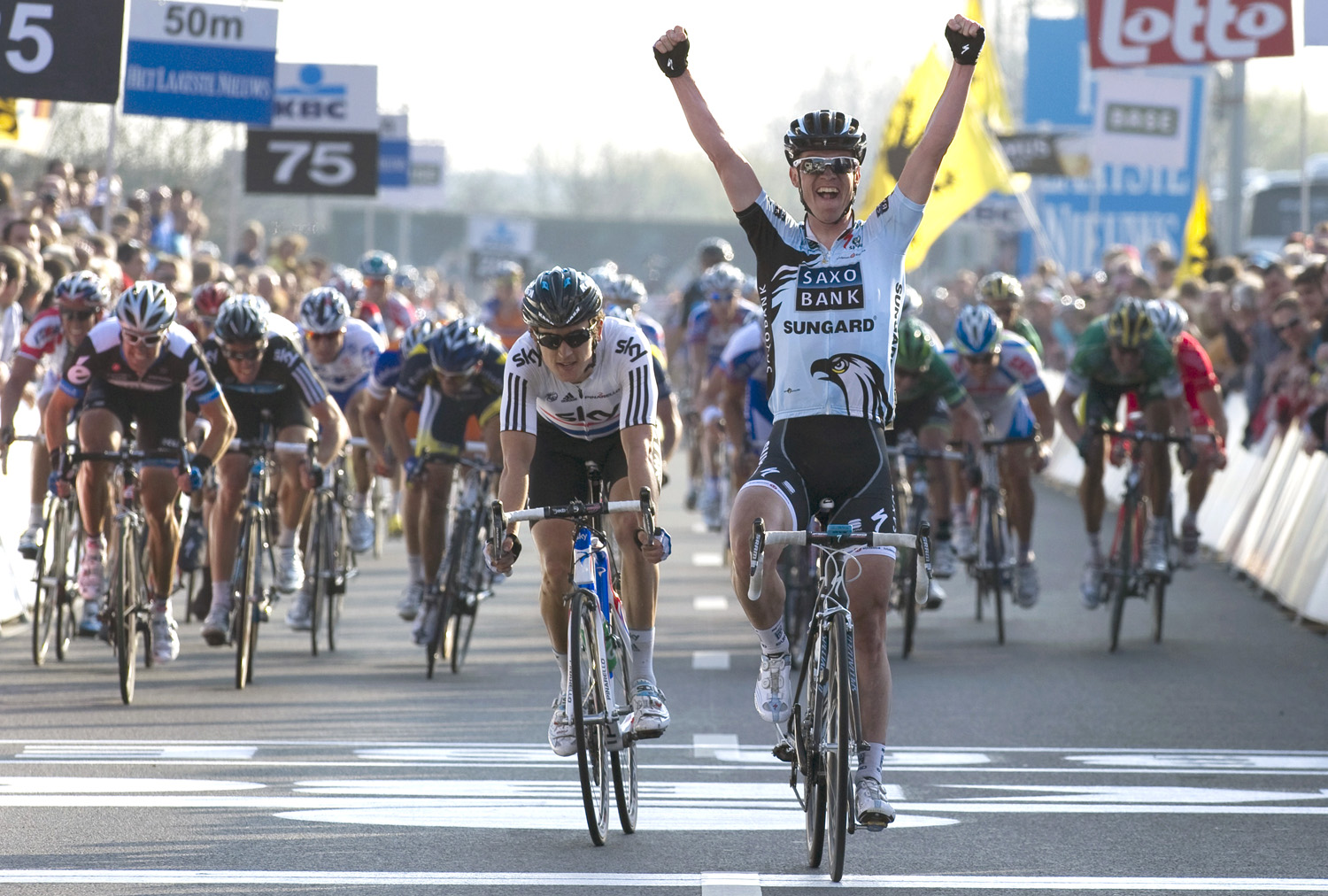 Nick Nuyens wins as Geraint Thomas places second in Dwars door Vlaanderen 2011 Nick Nuyens wins as Geraint Thomas places second in Dwars door Vlaanderen 2011