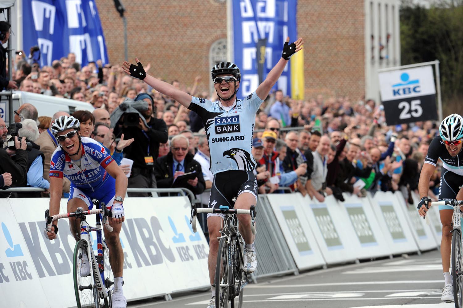 Nick Nuyens wins Tour of Flanders 2011 Nick Nuyens wins Tour of Flanders 2011