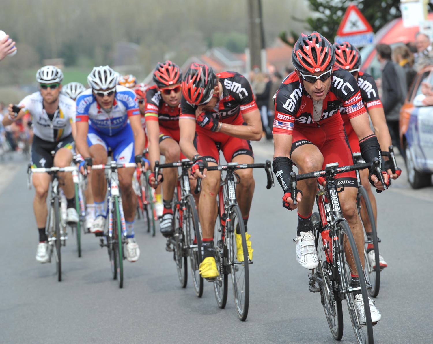 George Hincapie chases, Tour of Flanders 2011