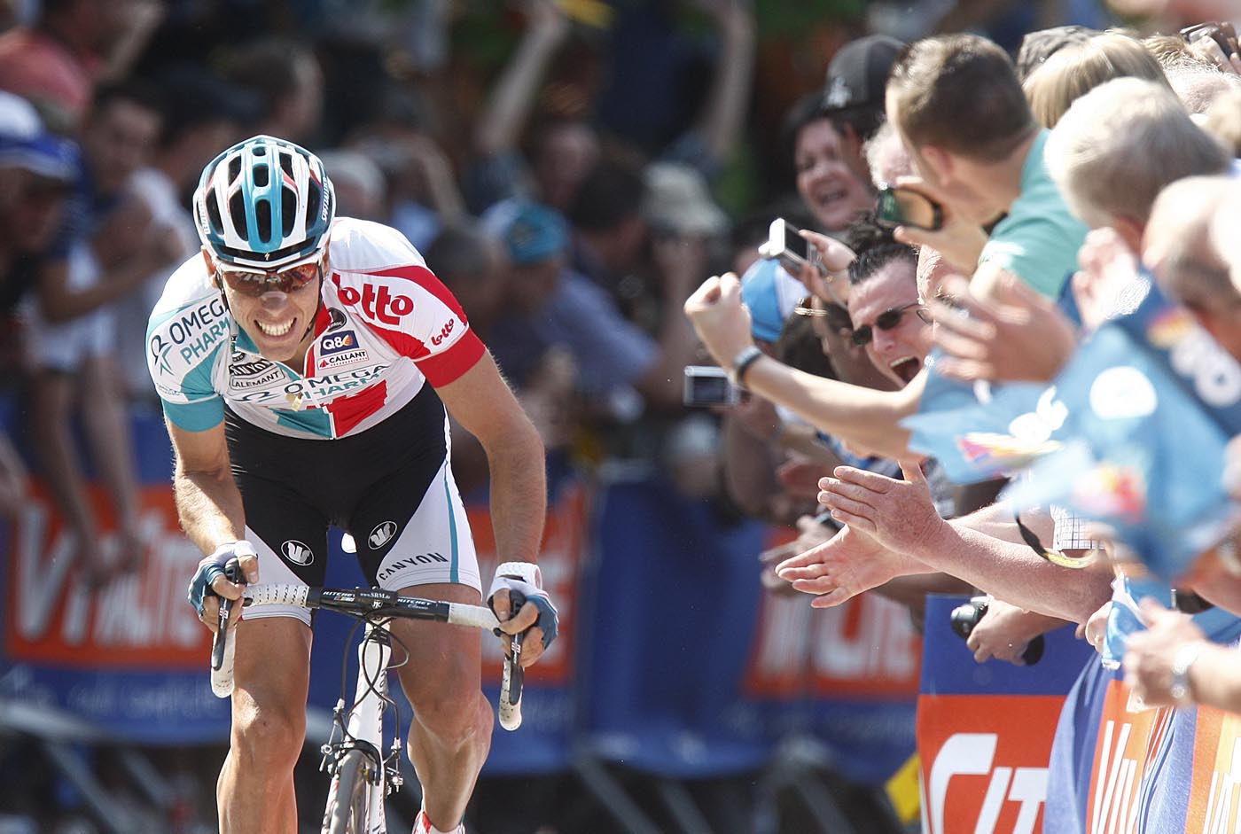 Philippe Gilbert attacks, Fleche Wallonne 2011