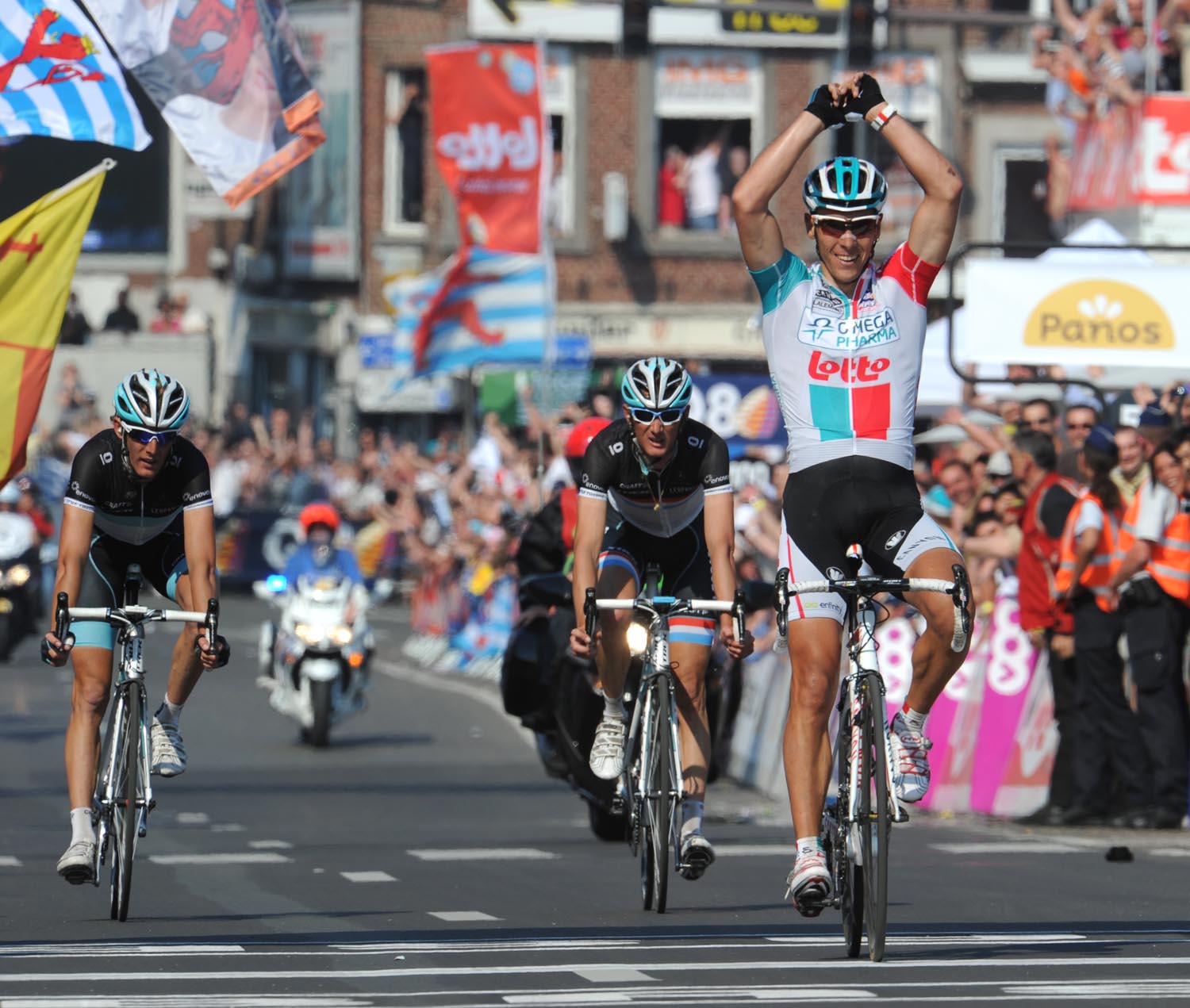 Philippe Gilbert wins Liege Bastogne Liege 2011