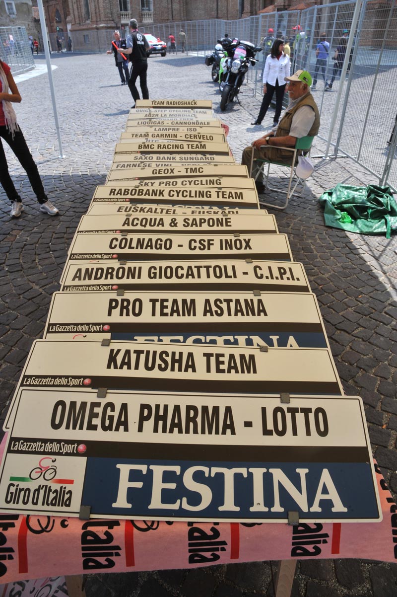 Team boards, Giro d'Italia 2011, stage one TTT