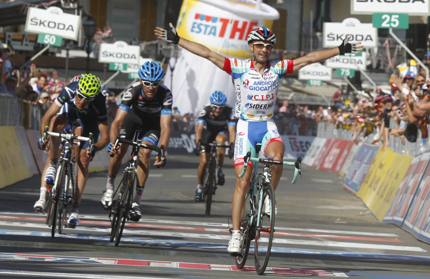 Angel Vicioso wins, Giro d'Italia 2011, stage three