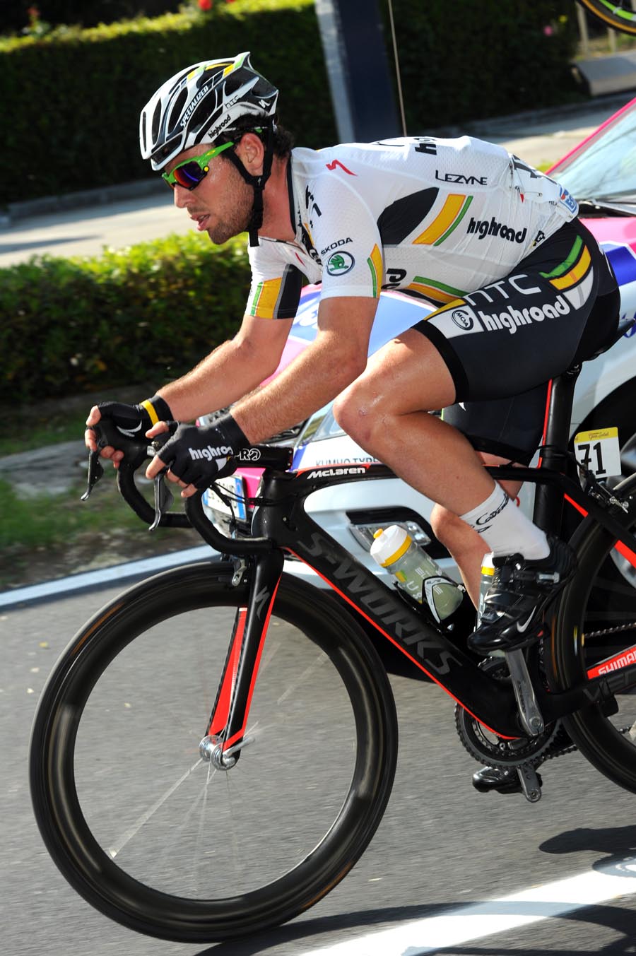 Mark Cavendish chases back on, Giro d'Italia 2011, stage seven