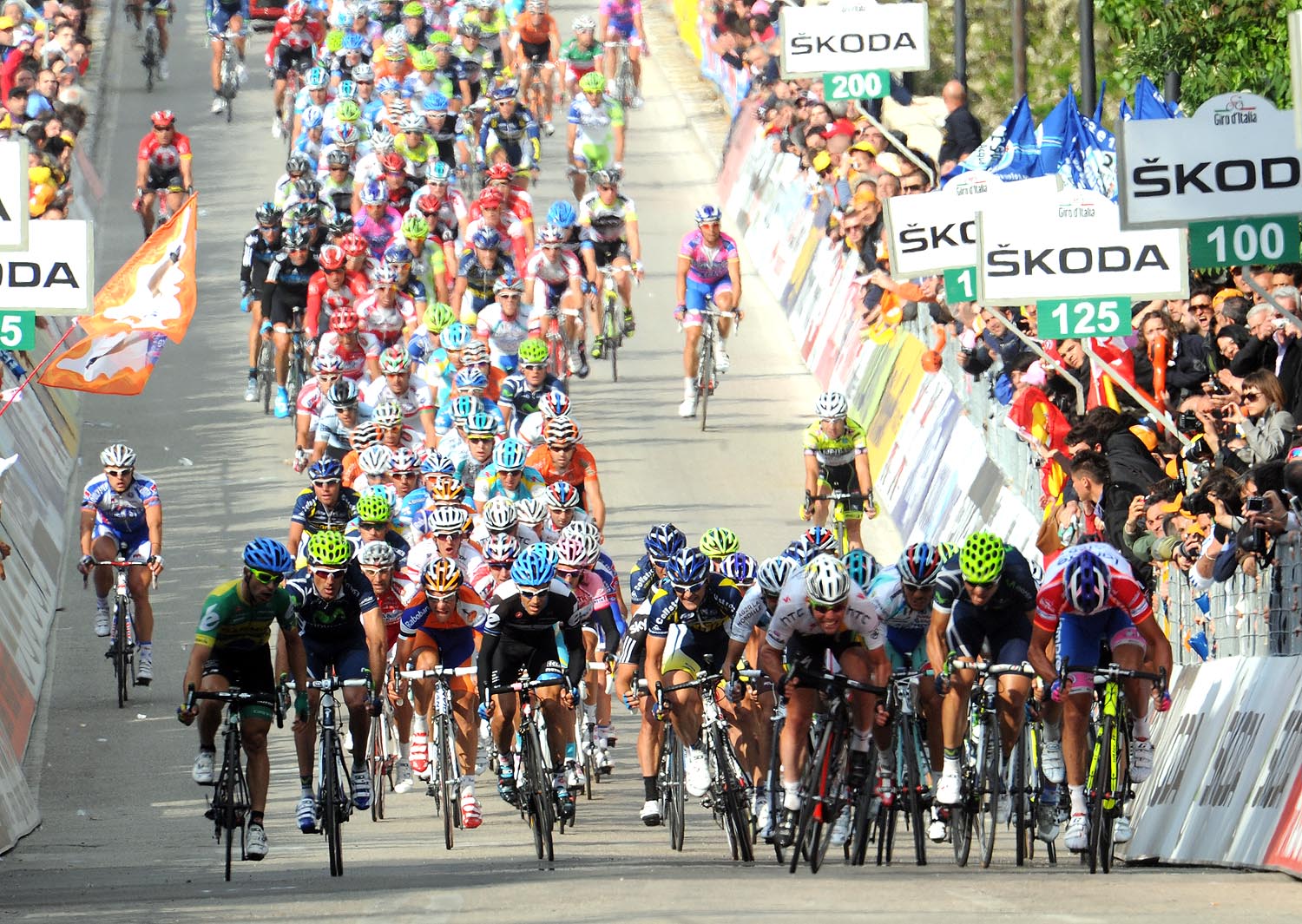 Bunch sprint, Giro d'Italia 2011, stage 10