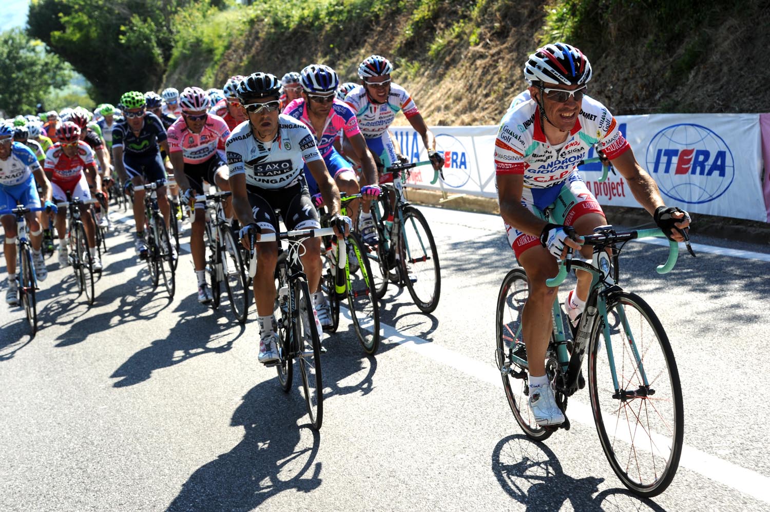 Androni team chase, Giro d'Italia 2011, stage 11