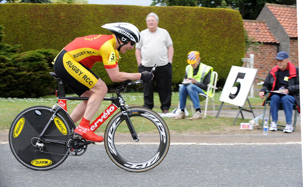 Five mile checkpoint, British National 10-mile Time Trial 2011
