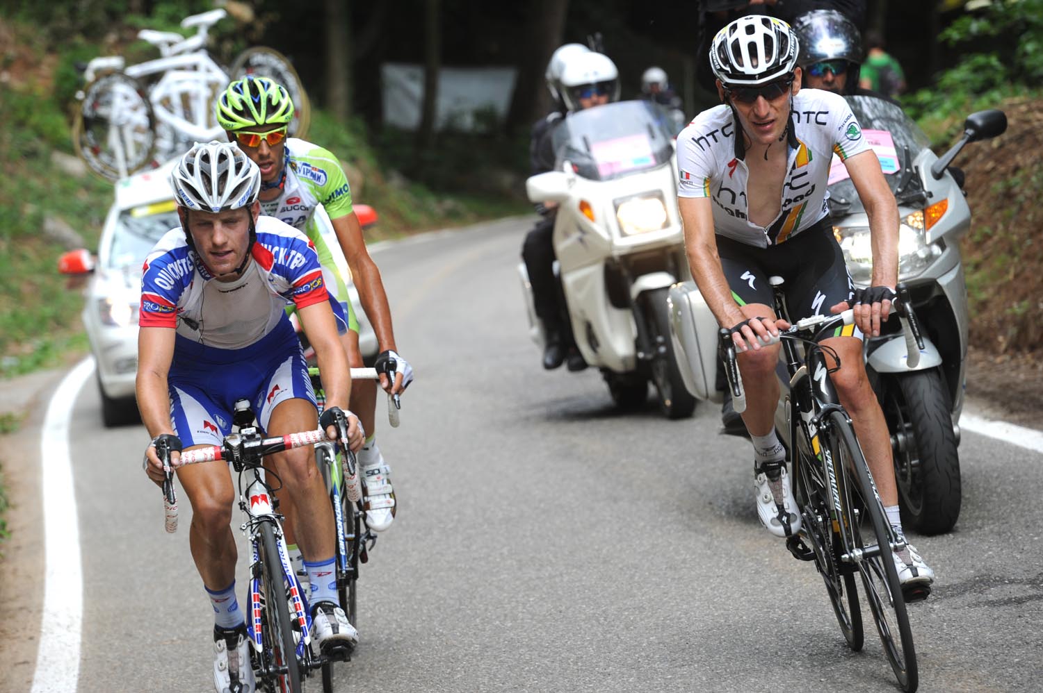 Kevin Seeldraeyers and Marco Pinotti in escape, Giro d'Italia 2011, stage 18