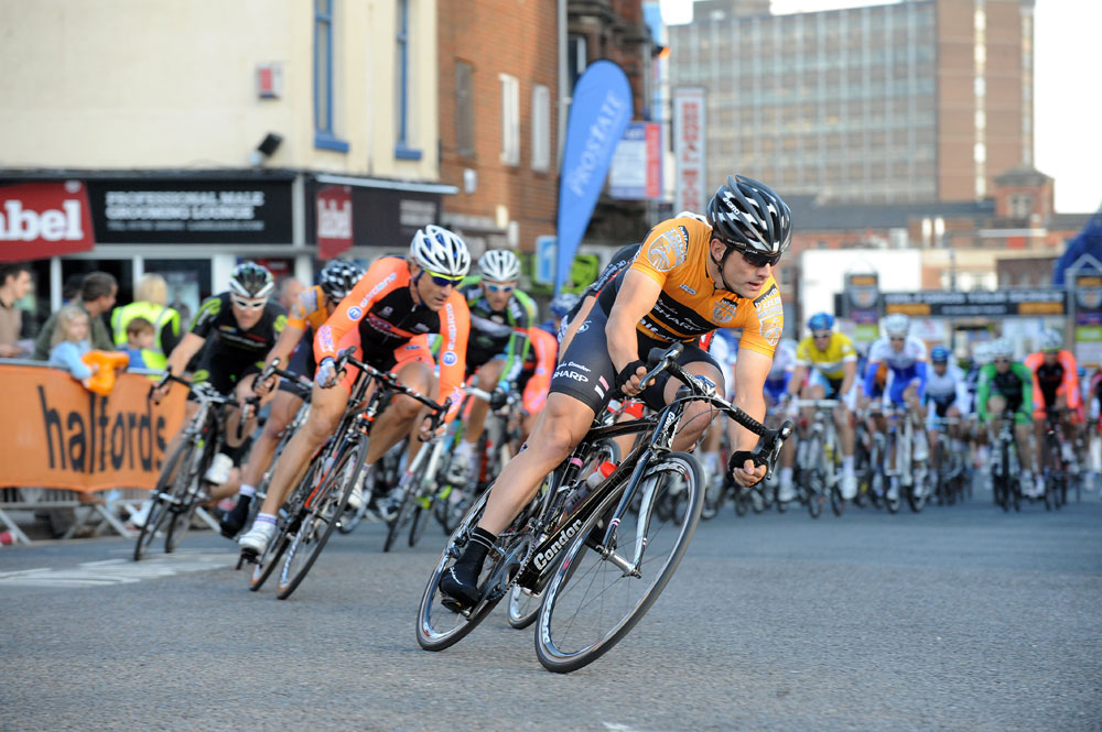 James McCallum on front, Tour Series 2011, round 5, Stoke-on-Trent