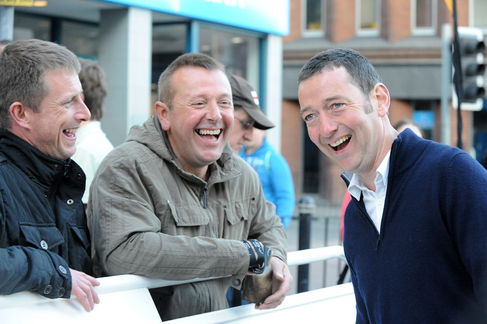Ned Boulting shares a joke with fans, Tour Series 2011, round 5, Stoke-on-Trent