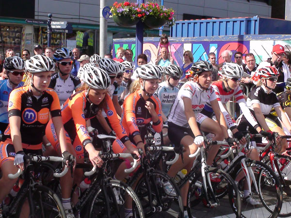 Women get ready to start, Tour Series 2011, round seven Women get ready to start, Tour Series 2011, round seven