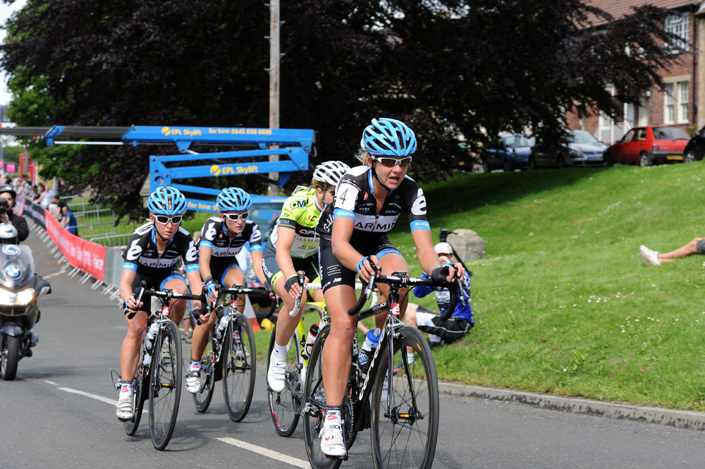 Sharon Laws heads break, British road race national championships 2011