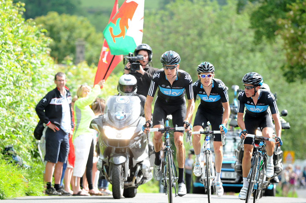 Bradley Wiggins leads Geraint Thomas and Peter Kennaugh, British road race national championships 2011