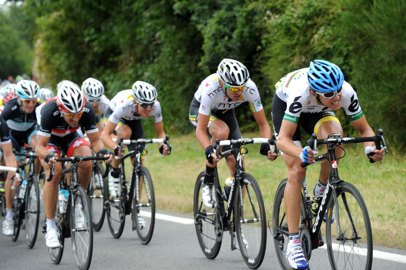 Ramunas Navardauskas chases, Tour de France 2011, stage five