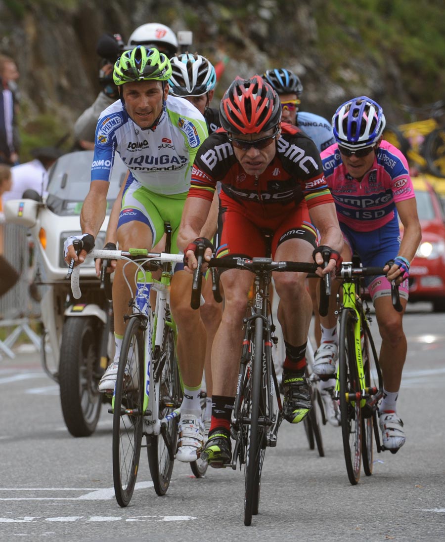 Cadel Evans, Ivan Basso chase, Tour de France 2011, stage 12