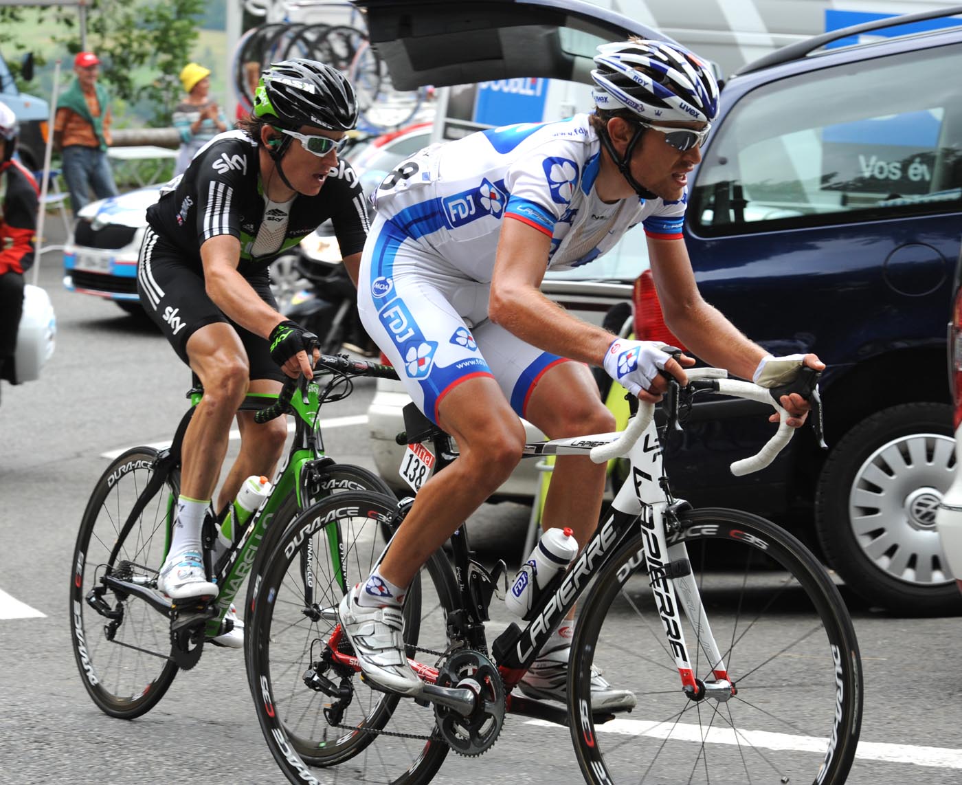 Arnold Jeannsson and Geraint Thomas, Tour de France 2011, stage 12