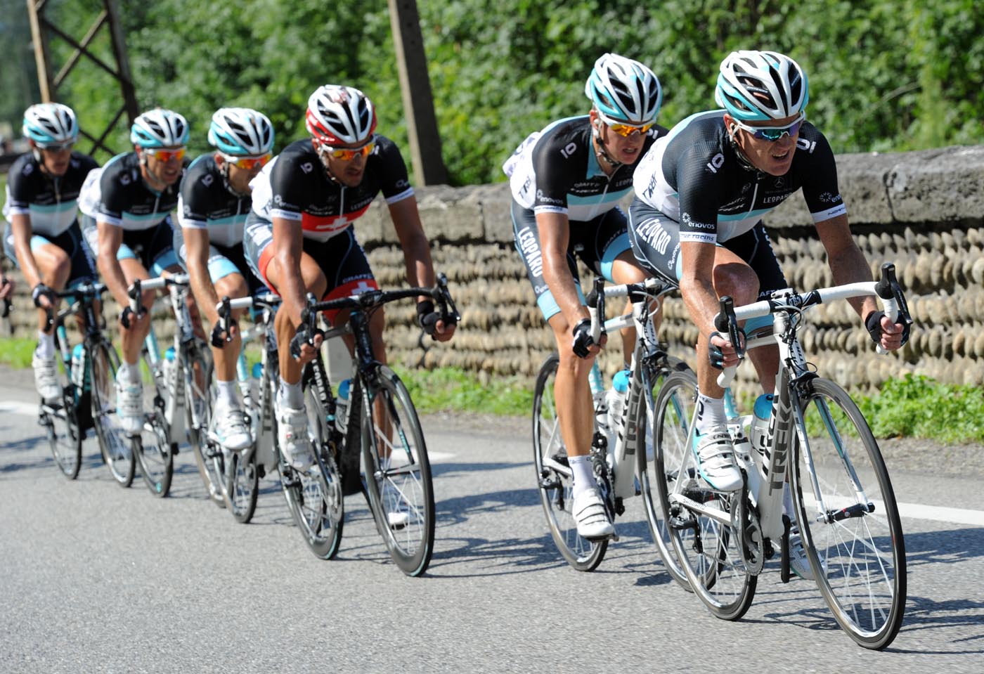 Stuart O'Grady chases, Tour de France 2011, stage 14