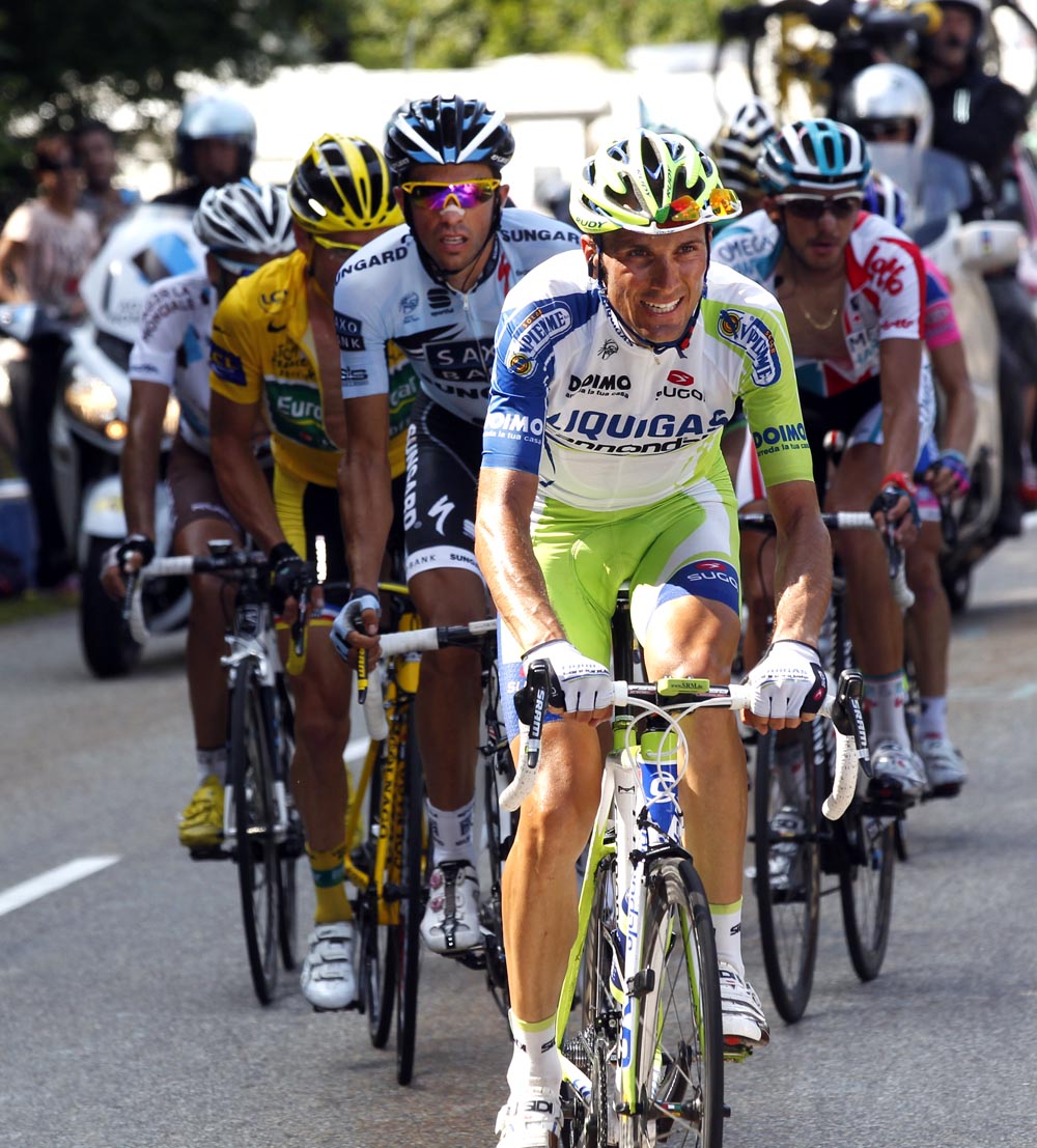 Ivan Basso chases, Tour de France 2011, stage 14