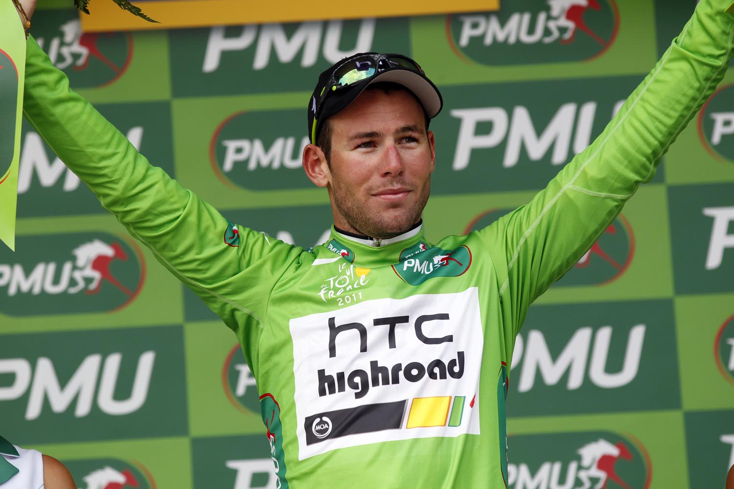 Mark Cavendish on podium, Tour de France 2011, stage 16