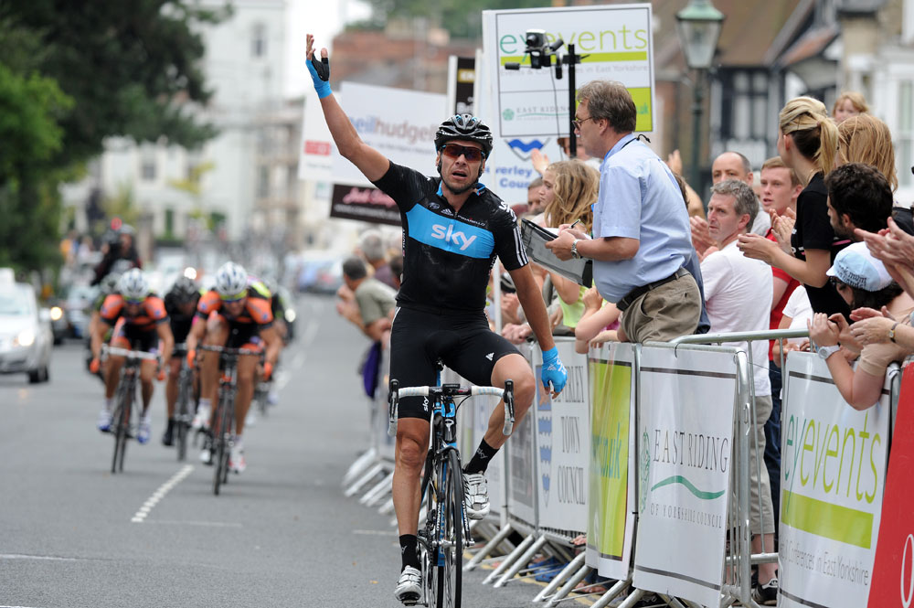cyclingweekly.media.ipcdigital.co.uk/11141/000005d9f/c782_orh270w270/Jeremy-Hunt-wins-the-East-Yorkshire-Classic-2011-Premier-Calendar.jpg