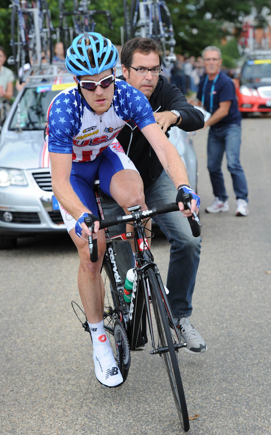 Tyler Farrar suffers a problem, London-Surrey Cycle Classic 2011