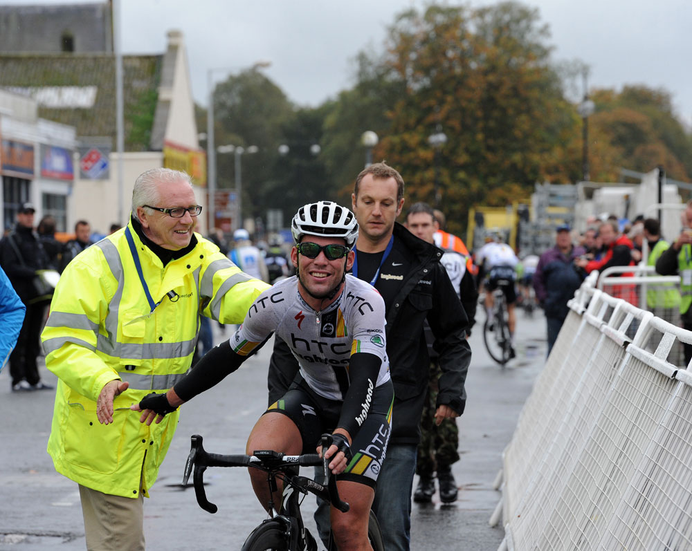 Mark Cavendish and Mick Bennett, Tour of Britain 2011, stage one