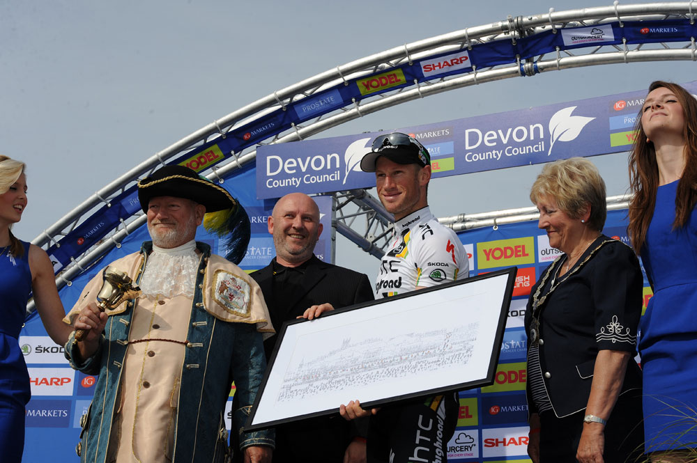 Mark Renshaw on podium after stage win, Tour of Britain 2011, stage five