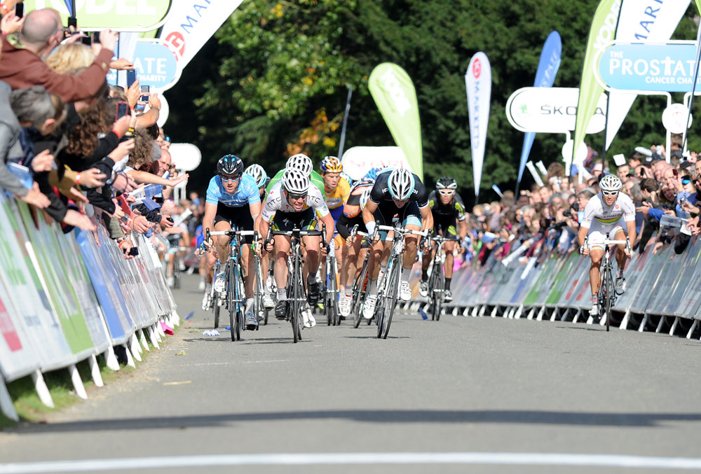 Mark Cavendish leads bunch home, Tour of Britain 2011, stage seven