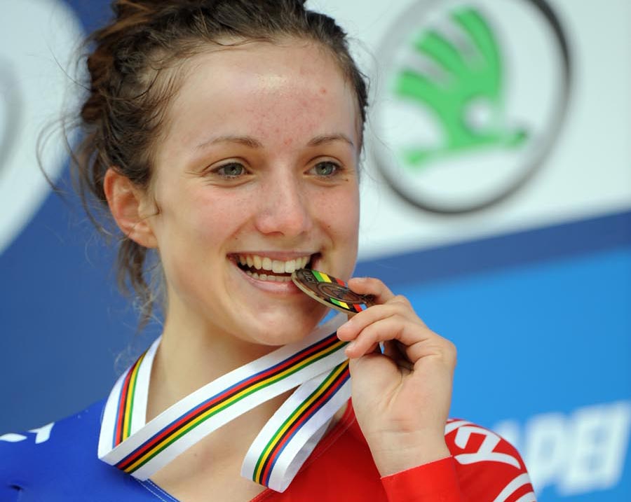Elinor Barker wins silver in junior women's TT, Road World Champs 2011