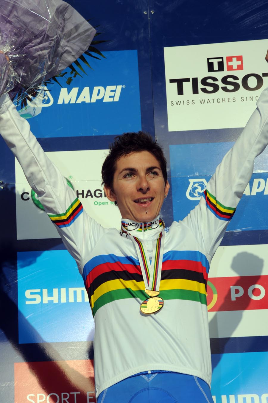 Giorgia Bronzini wins women's road race, World Champs 2011 Giorgia Bronzini wins women's road race, World Champs 2011