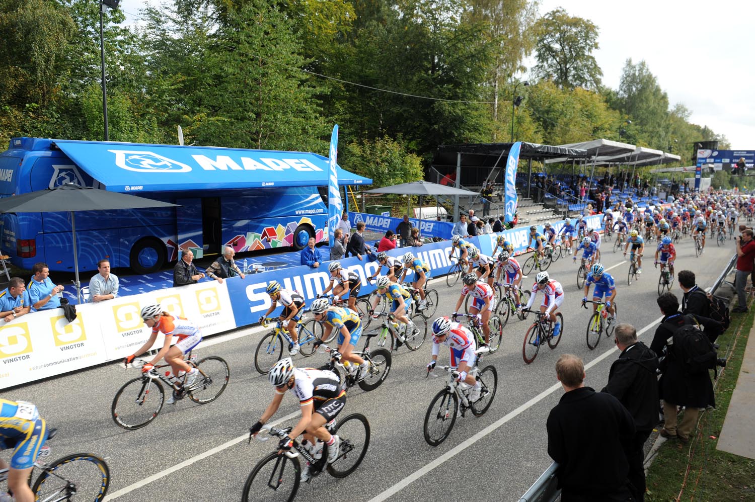Start of women's road race, Road World Championships 2011