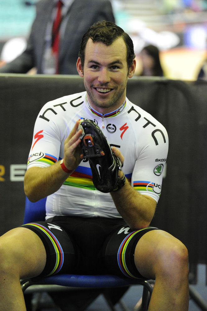 Mark Cavendish gets ready, Revolution 34, November 19 2011