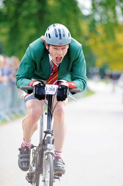Hutch Brompton world champ, Andy Jones' photos of 2011 Hutch Brompton world champ, Andy Jones' photos of 2011