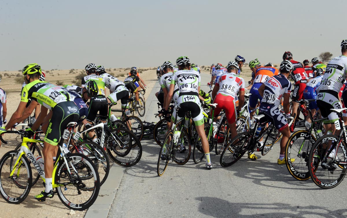Crash, Tour of Qatar 2012, stage five