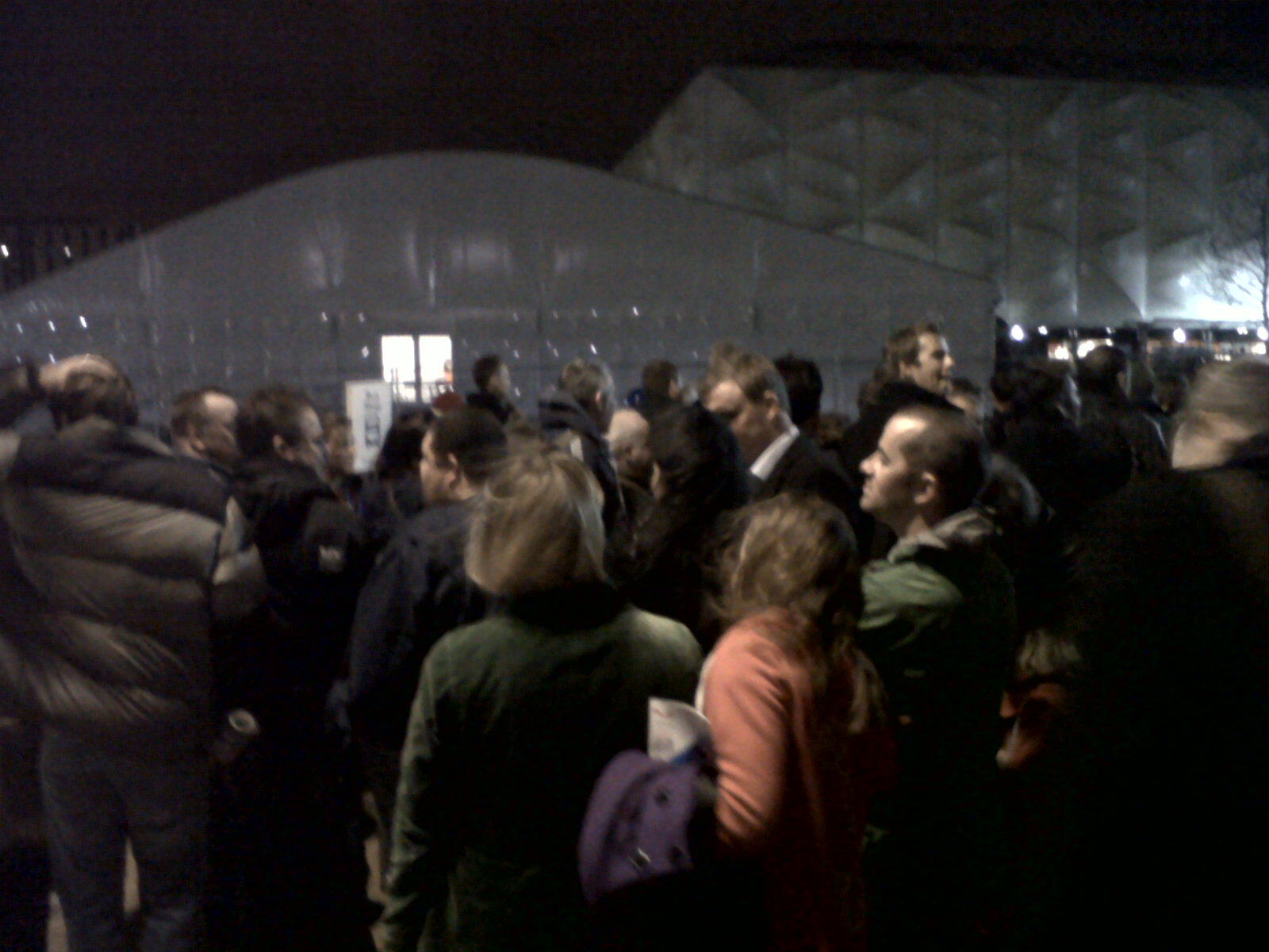 London Track World Cup queues 001 London Track World Cup queues 001