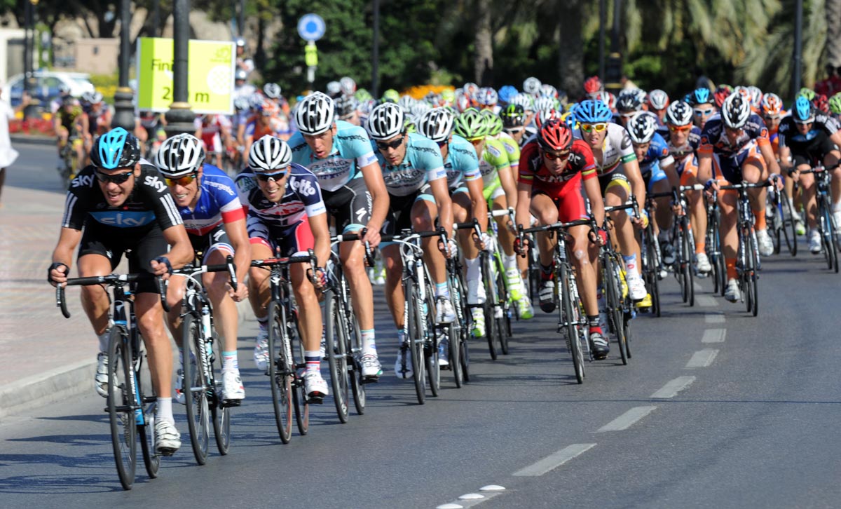 Team Sky chase, Tour of Oman 2012, stage six