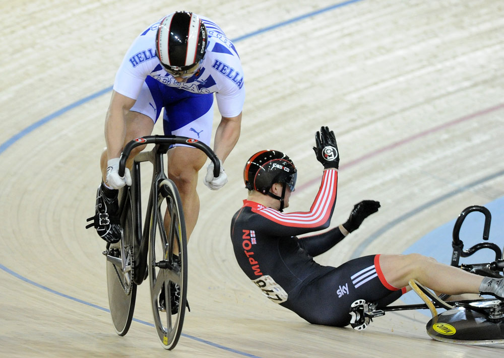 Londontwc12d3-Crampton-Crash.jpg Matt Crampton crashes, London Track World Cup 2012, day three