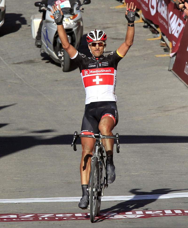 Fabian Cancellara wins Strade Bianche 2012
