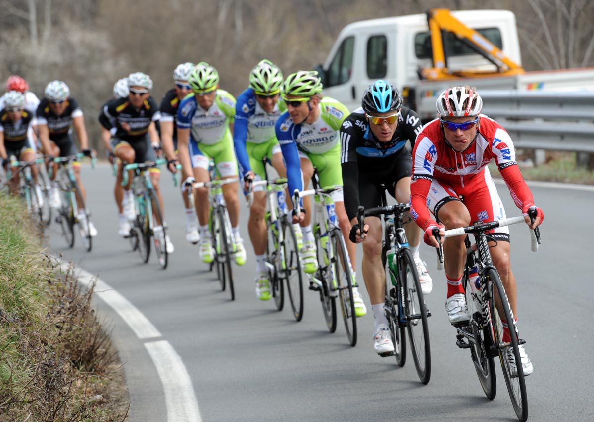 Katusha chase on Cipressa, Milan-San Remo 2012