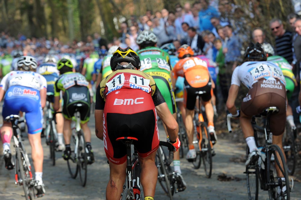 Philippe Gilbert dropped, E3 Prijs Vlaanderen-Harelbeke 2012