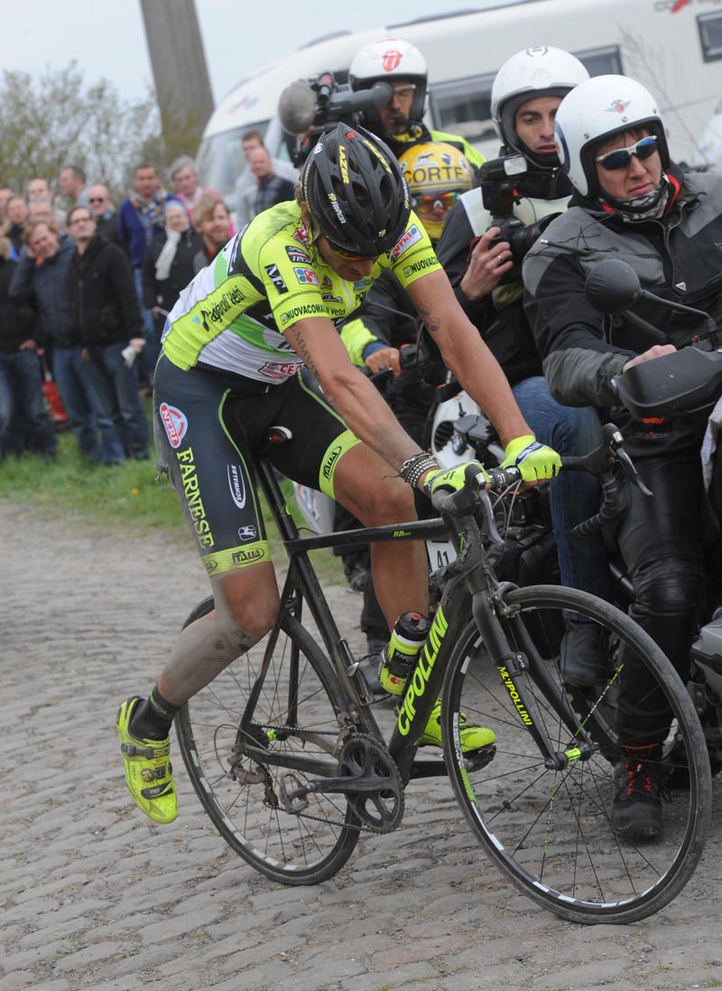 Filippo Pozzato crash, Paris-Roubaix 2012