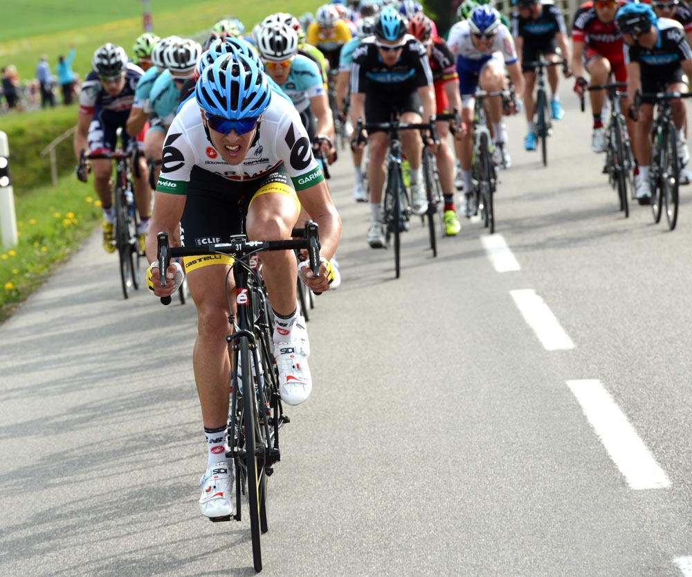 Ramunas Navardauskas chases, Tour de Romandie 2012, stage three