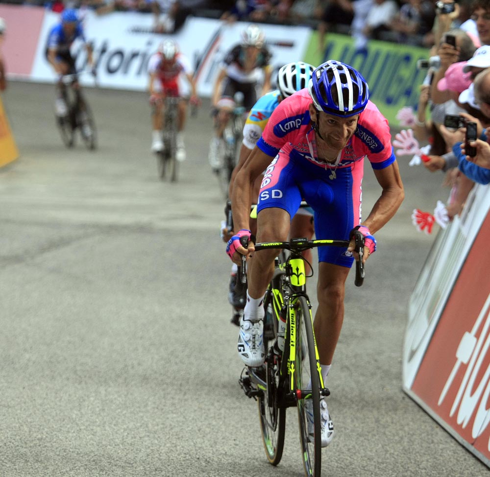 Michele Scarponi and Paolo Tiralongo in the finale, Giro d'Italia 2012, stage seven