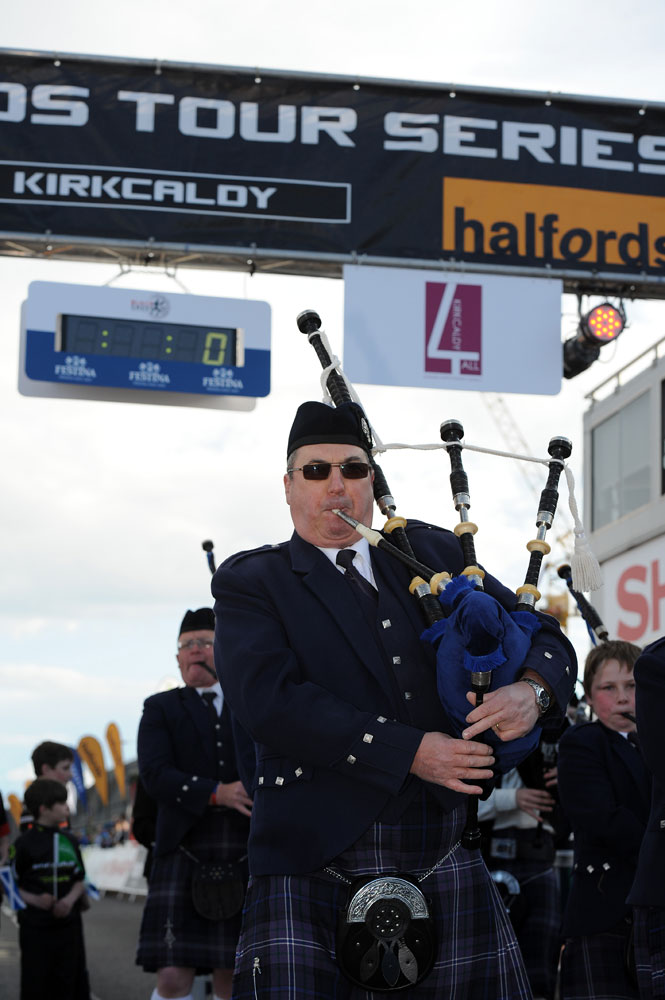 Kirkcaldy piper, Tour Series 2012, round one, Kirkcaldy