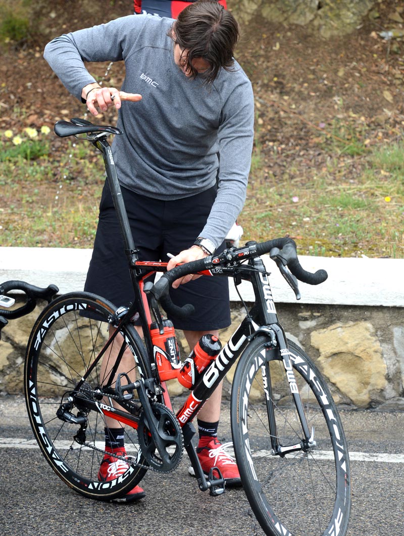Taylor Phinney bike change, Giro d'Italia 2012, stage 11