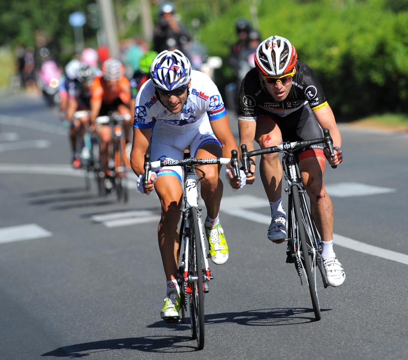 Sandy Casar and Jan Bakelants attack, Giro d'Italia 2012, stage 12