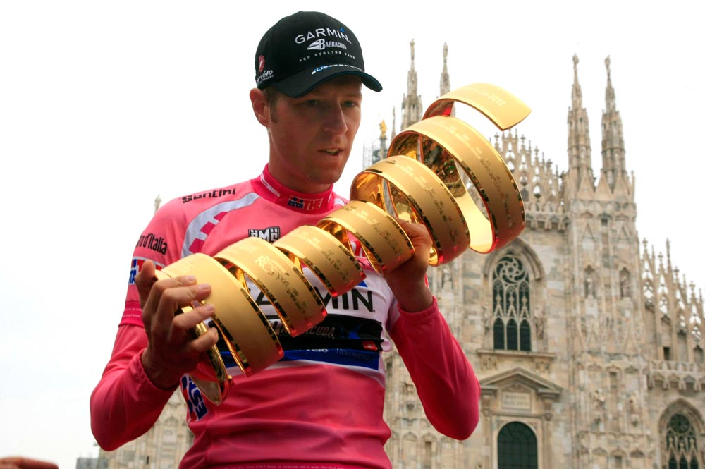 Ryder Hesjedal and trophy, Giro d'Italia 2012, stage 21
