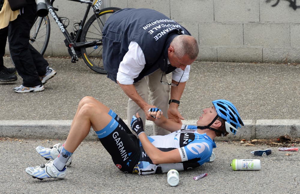 Daniel Martin crashes, Criterium du Dauphine 2012, stage one
